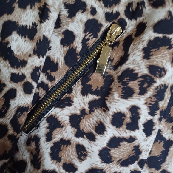 Chaus 2 PC Leopard pants and jacket - Picture 4 of 5